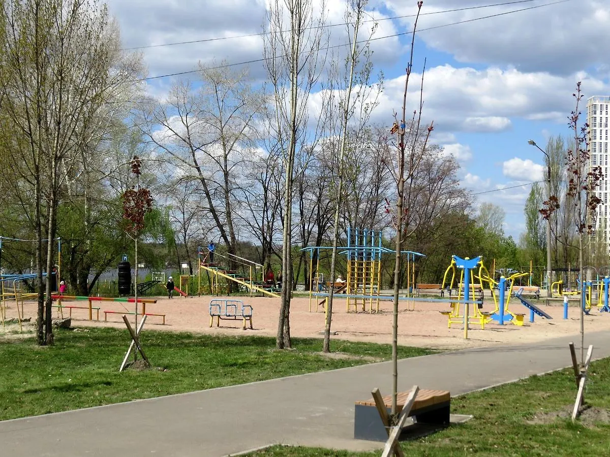 Nice Apt Near Livoberezhna Metro Apartment Kiev