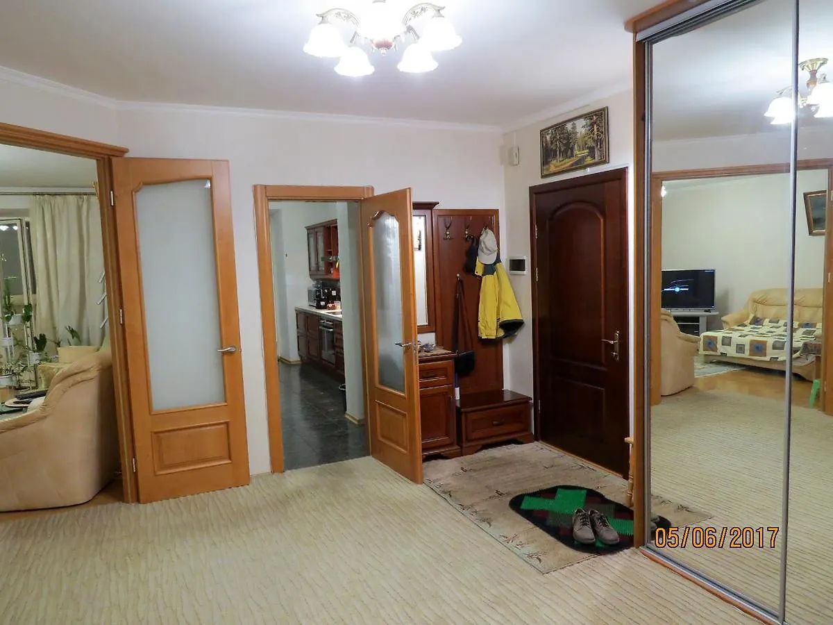 Nice Apt Near Livoberezhna Metro Apartment Kiev Ukraine