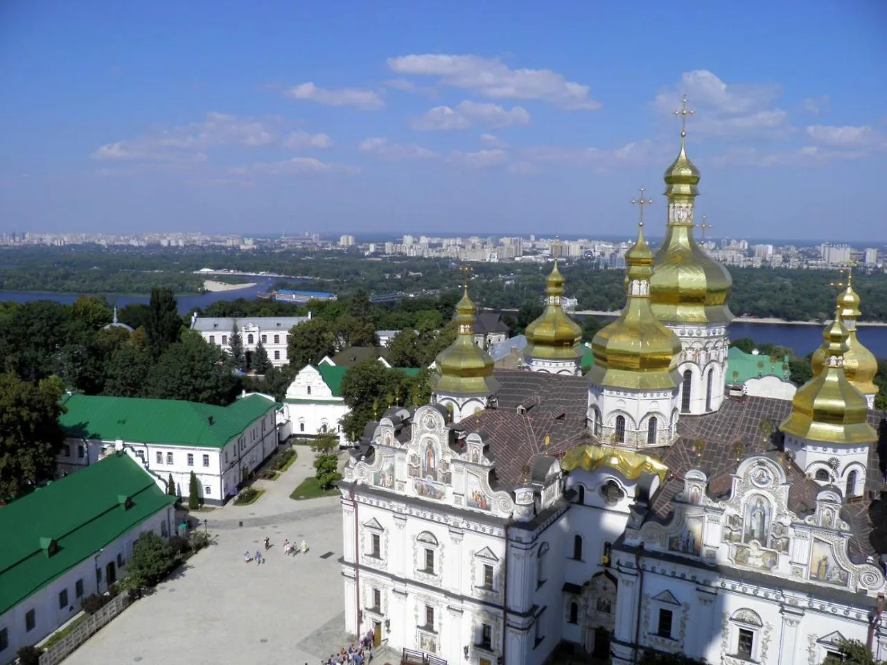 Nice Apt Near Livoberezhna Metro Apartment Kiev